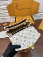 Louis Vuitton Pochette Métis East West - Image 6
