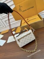 Louis Vuitton Pochette Métis East West - Image 4