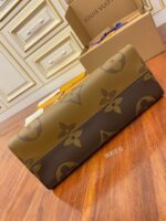 Louis Vuitton OnTheGo GM Monogram Giant Reverse canvas - Image 4