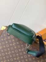 LV AVENUE SLINGBAG 31 IN DARK GREEN TAIGA LEATHER - Image 4
