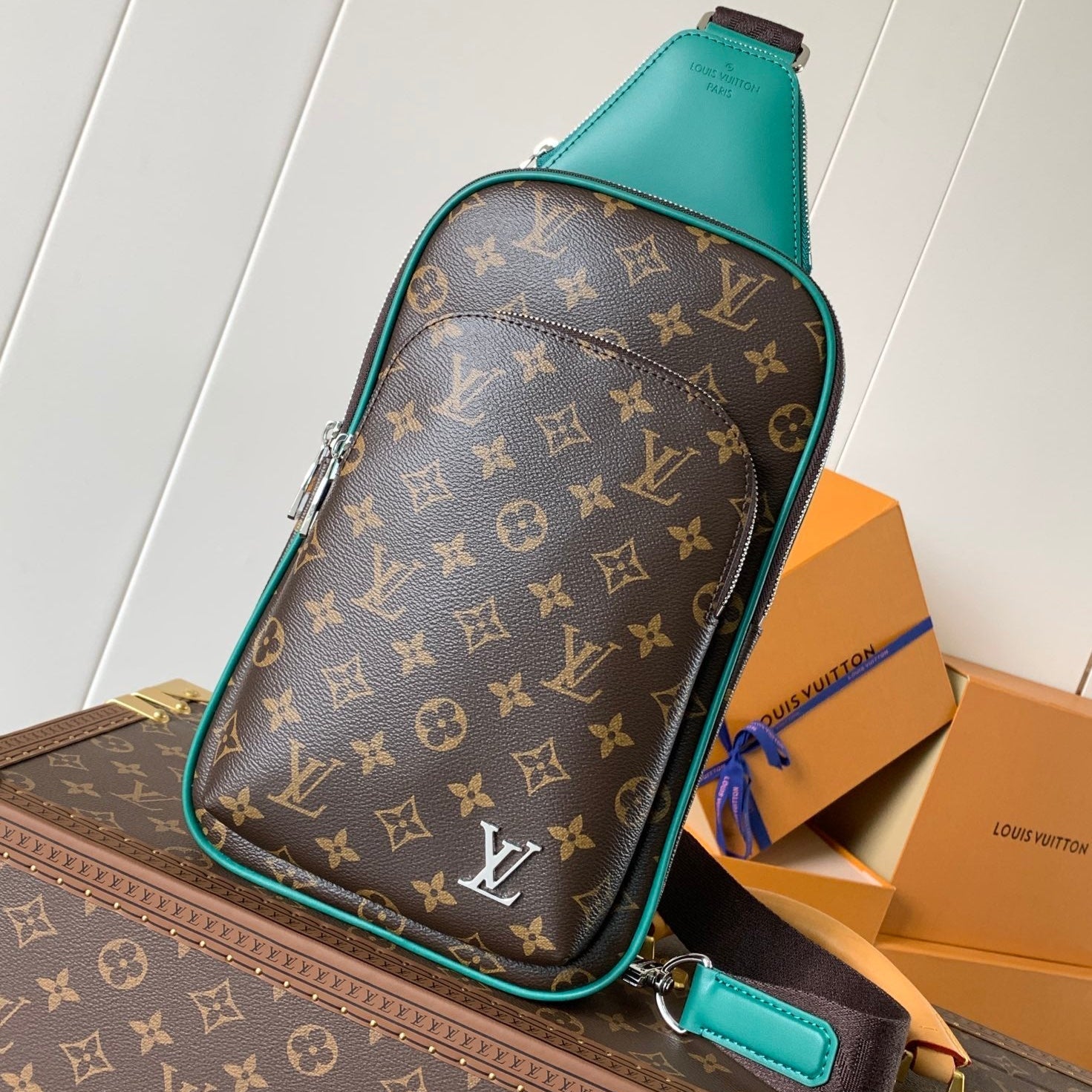 img_7389d836_20241116_i1731738045_162_0_jpg.jpg LV AVENUE SLINGBAG 31 IN BROWN MIX GREEN DAMIER GRAPHITE CANVAS - Image 1