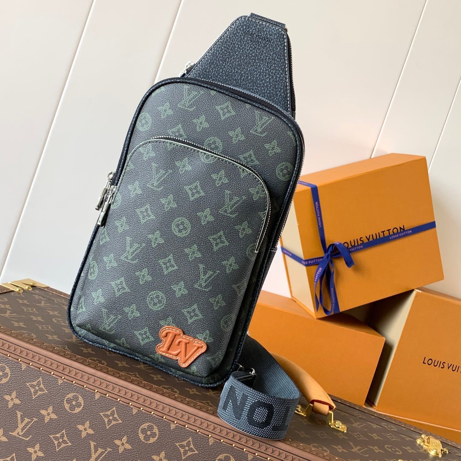 img_7389d836_20241121_i1732170262_3905_7_jpg.jpg LV AVENUE SLINGBAG 31 IN BLACK MONOGRAM CANVAS WITH BROWN LOGO - Image 1