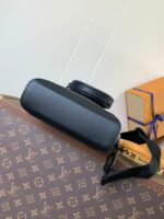 LV DUO CROSSBAG BAG 42 IN BLACK EMBOSSED CALFSKIN - Image 3