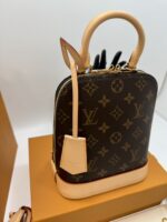 Louis Vuitton Alma backpack in the signature brown monogram canvas - Image 6