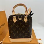 Louis Vuitton Alma backpack in the signature brown monogram canvas - Image 5