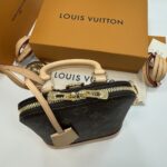 Louis Vuitton Alma backpack in the signature brown monogram canvas - Image 4