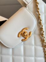 CHANEL KELLY BAG 19 IN WHITE CALFSKIN GOLD HARDWARE - Image 8