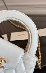 CHANEL KELLY BAG 19 IN WHITE CALFSKIN GOLD HARDWARE - Image 9