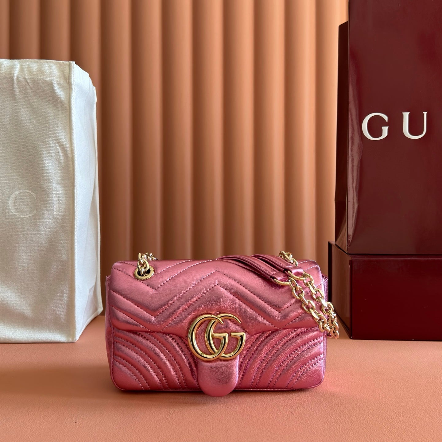 img_89648692_20251228_i1766915670301_5527_0_0_jpg.jpg GUCCI GG MARMONT BAG 22 IN METALLIC PINK LAMBSKIN - Image 1
