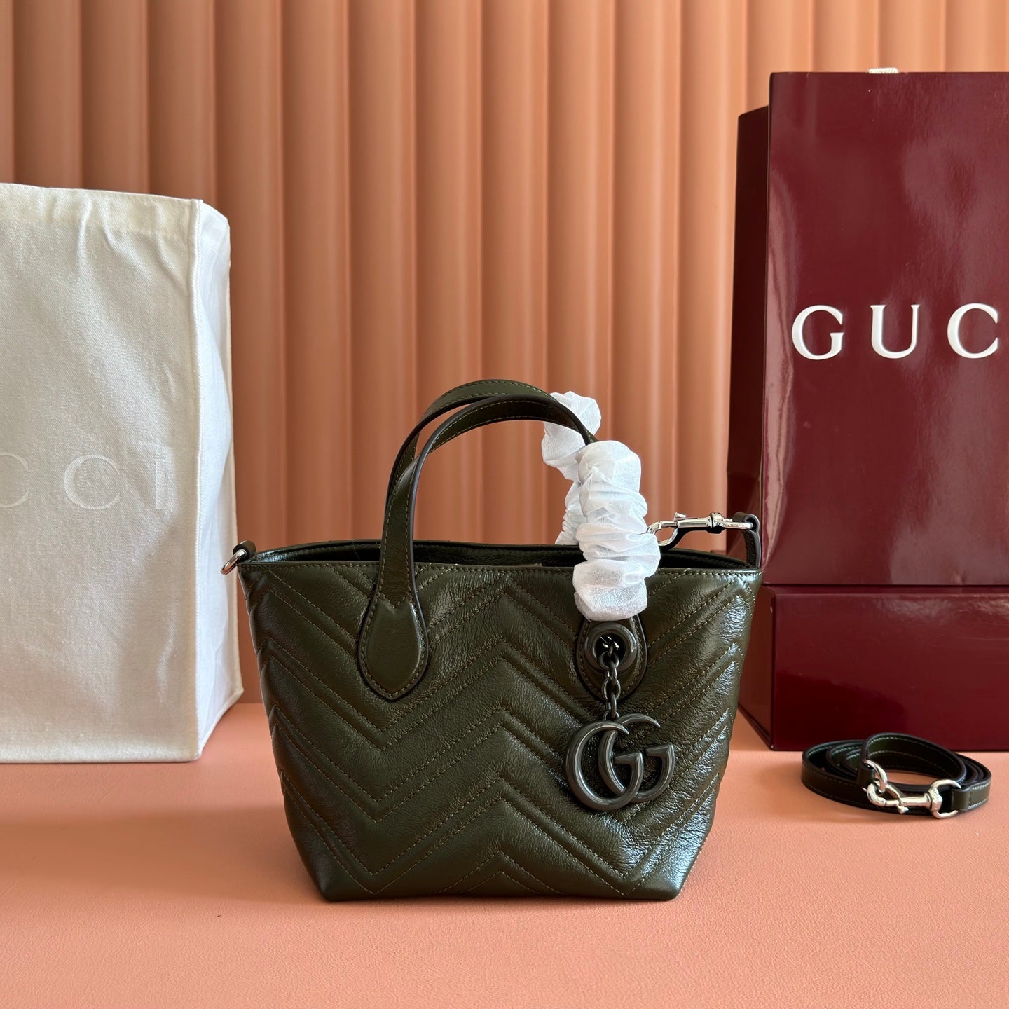 img_89648692_20251230_i1767089998658_1444_0_0_jpg.jpg GUCCI GG MARMONT TOTE BAG 17 IN MOSS GREEN - Image 1