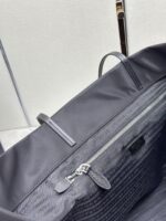 MEDIUM SHOPPING BAG 40 IN BLACK RE-NYLON FABRIC - Image 5