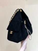 CHANEL 25 HANDBAG 30 IN BLACK SUEDE GOLD HARDWARE - Image 5