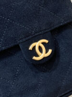 CHANEL 25 HANDBAG 30 IN BLACK SUEDE GOLD HARDWARE - Image 8