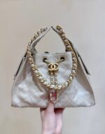 CHANEL 25 HANDBAG IN CREAM SMALL GOLD HARDWARE - Image 2
