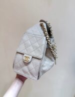 CHANEL 25 HANDBAG IN CREAM SMALL GOLD HARDWARE - Image 4