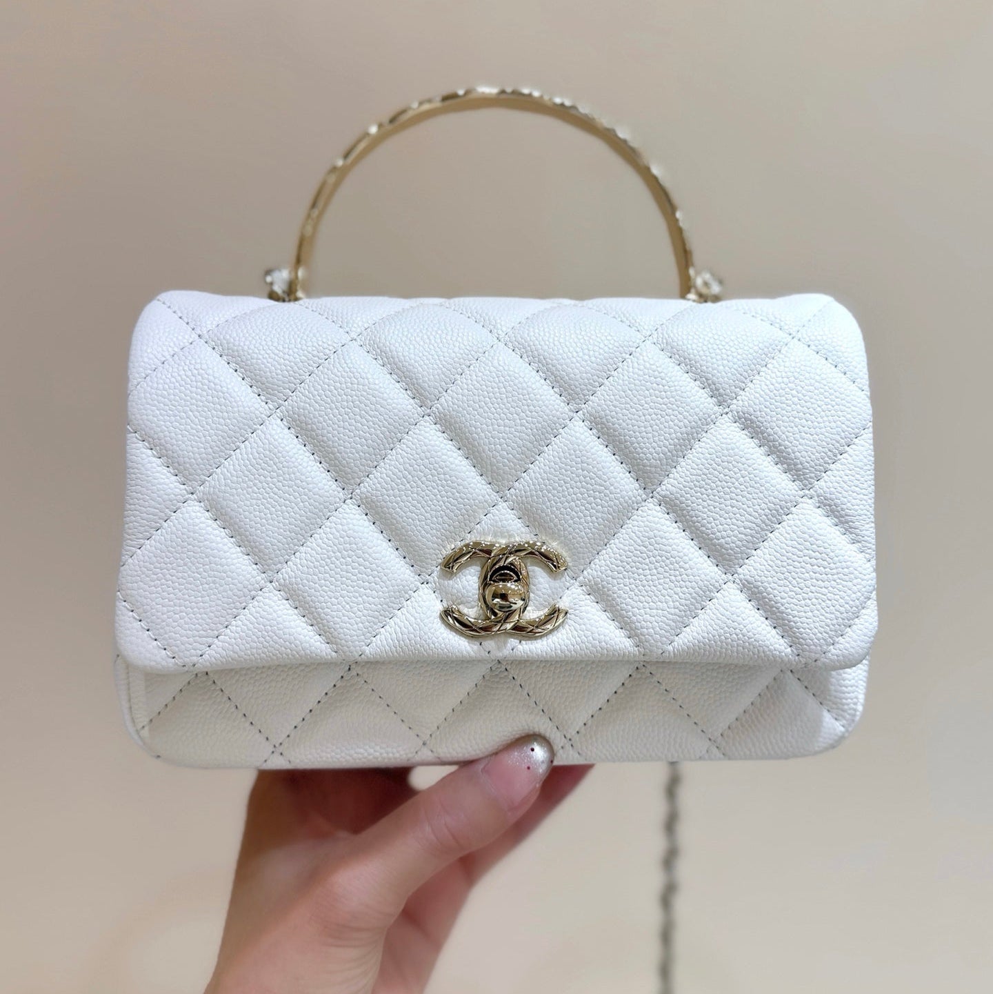 img_f3c7fd90_20250609_i1749453525070_4470_0_0_jpg.jpg Chanel Nano Coco White Handle bag Gold Hardware - Image 1