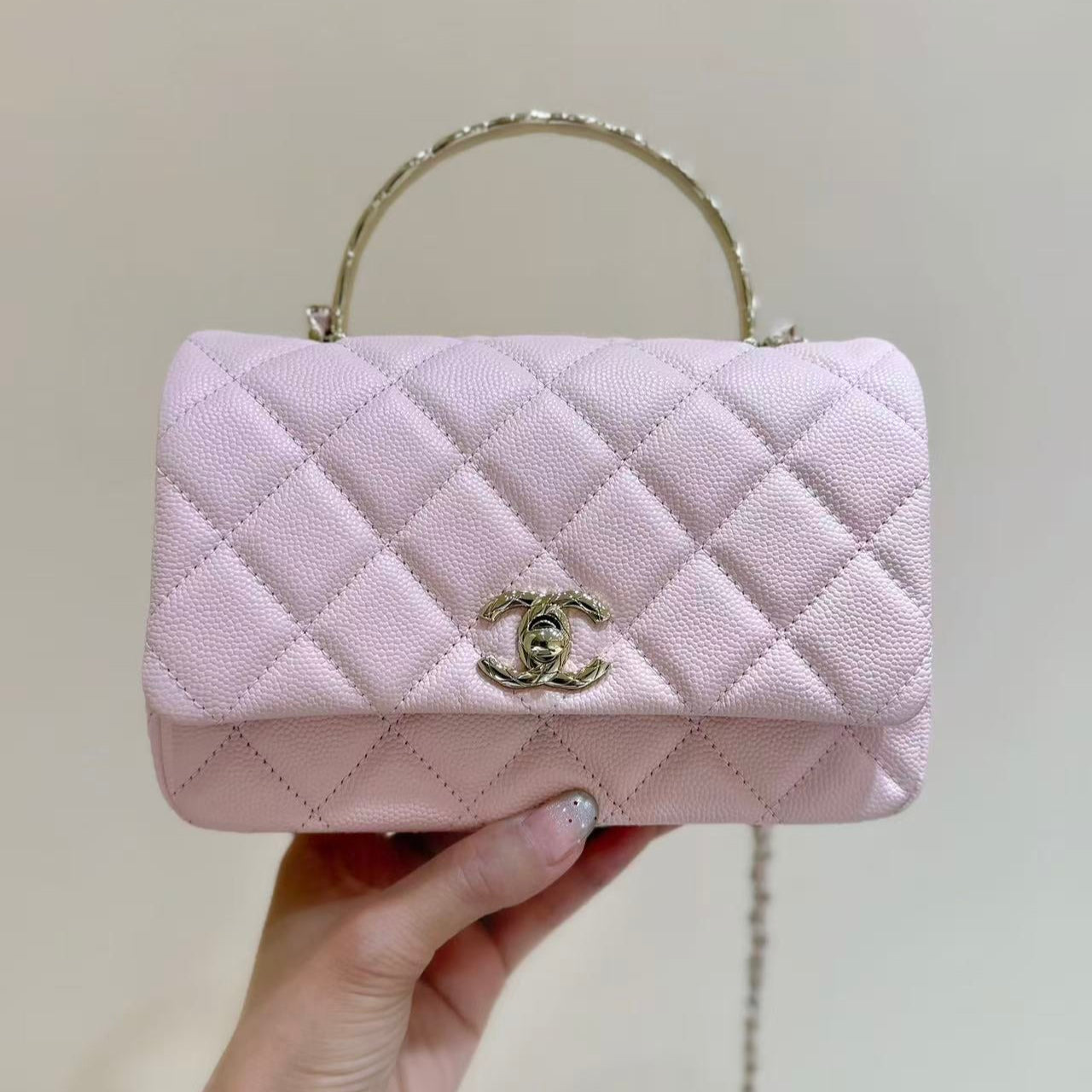 img_f3c7fd90_20250609_i1749453699612_173_0_0_jpg.jpg CHANEL 25S COCO CRUSH HANDLE 18 IN PINK GOLD HARDWARE - Image 1