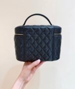 Chanel Quilted Caviar Leather Vanity Case - Image 2