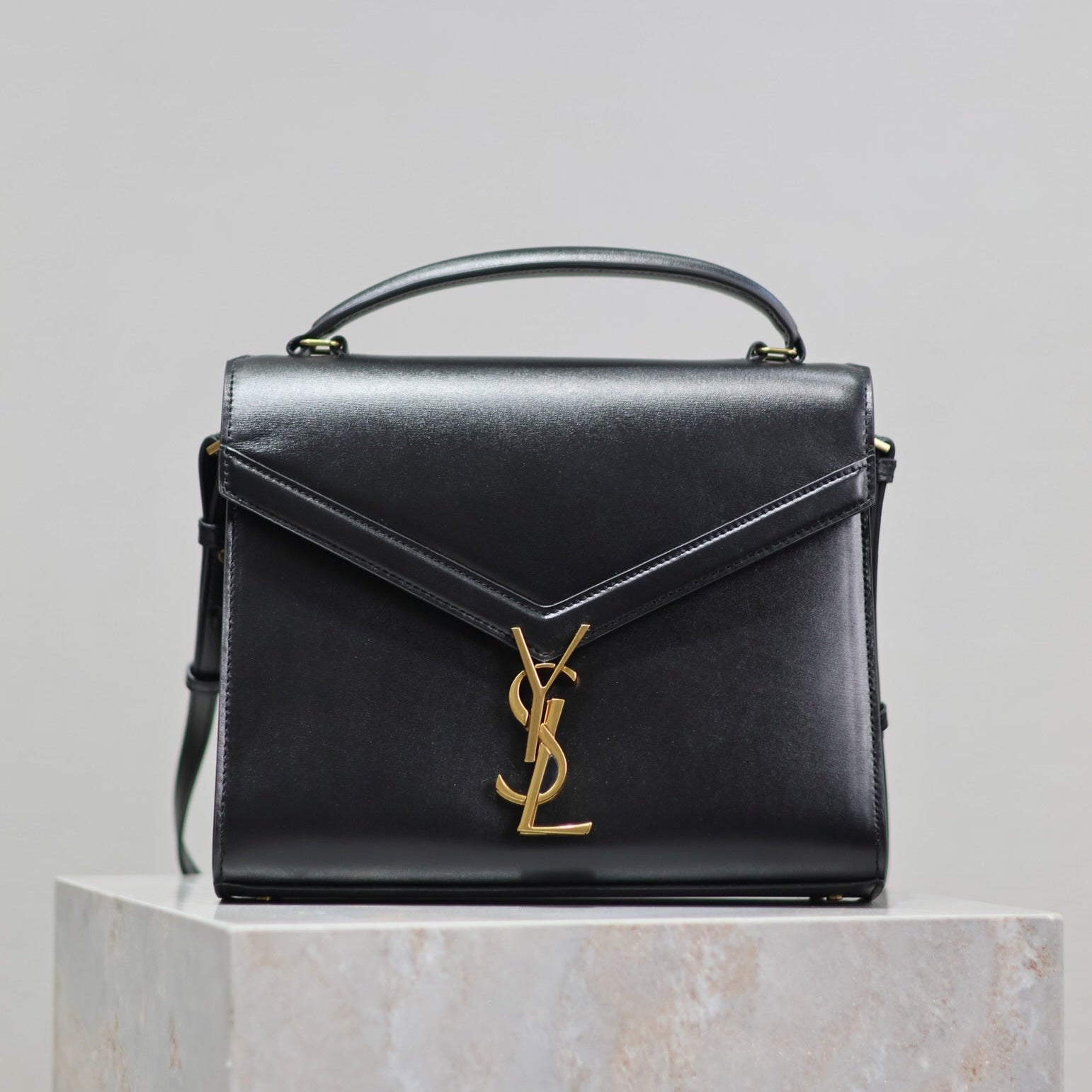 img_f8c0bdc9_20240516_i1715853783_7526_8_jpg.jpg YSL CASSANDRA TOP HANDLE BAG MEDIUM BLACK SMOOTH LAMBSKIN GOLD HARDWARE - Image 1