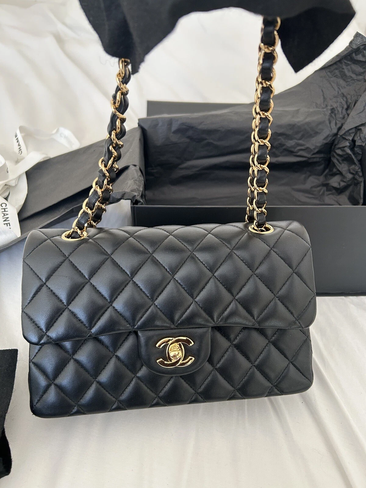 s-l1600-2026-04-22T234850.418.webp Chanel Classic Flap Medium Smooth Leather - Image 1